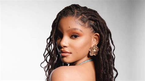 halle bailey hot|Halle Bailey shows off real bikini body as she enjoys tropical。